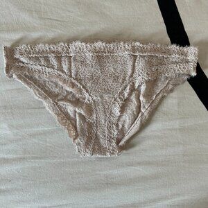 Gently Used Aerie Lace Bikini Underwear in Beige Sz L